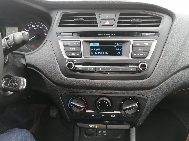 Hyundai I20 1.1CRDi Active, снимка 7 - Автомобили и джипове - 53035628
