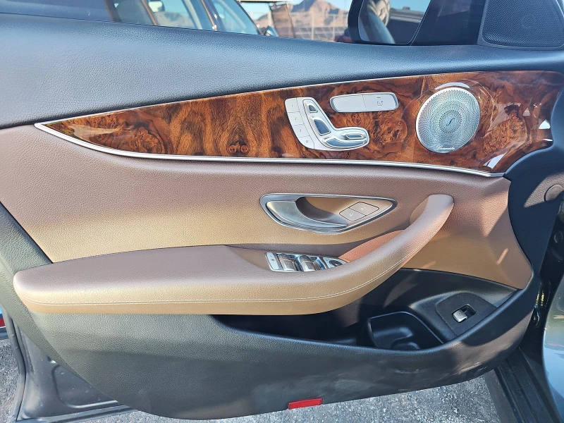 Mercedes-Benz E 300, снимка 9 - Автомобили и джипове - 53260263