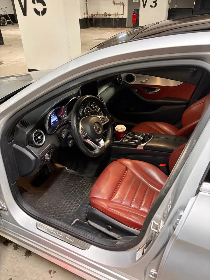 Mercedes-Benz C 300 AMG LINE* CARFAX * ЧЕРВЕНА КОЖА, снимка 5 - Автомобили и джипове - 53186101