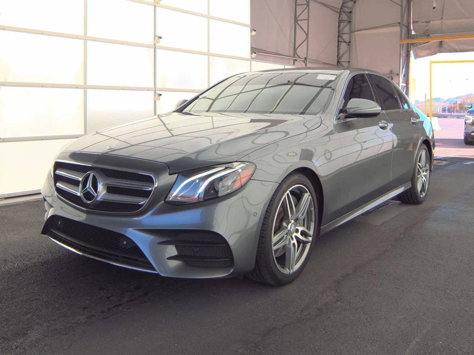 Mercedes-Benz E 300, снимка 1