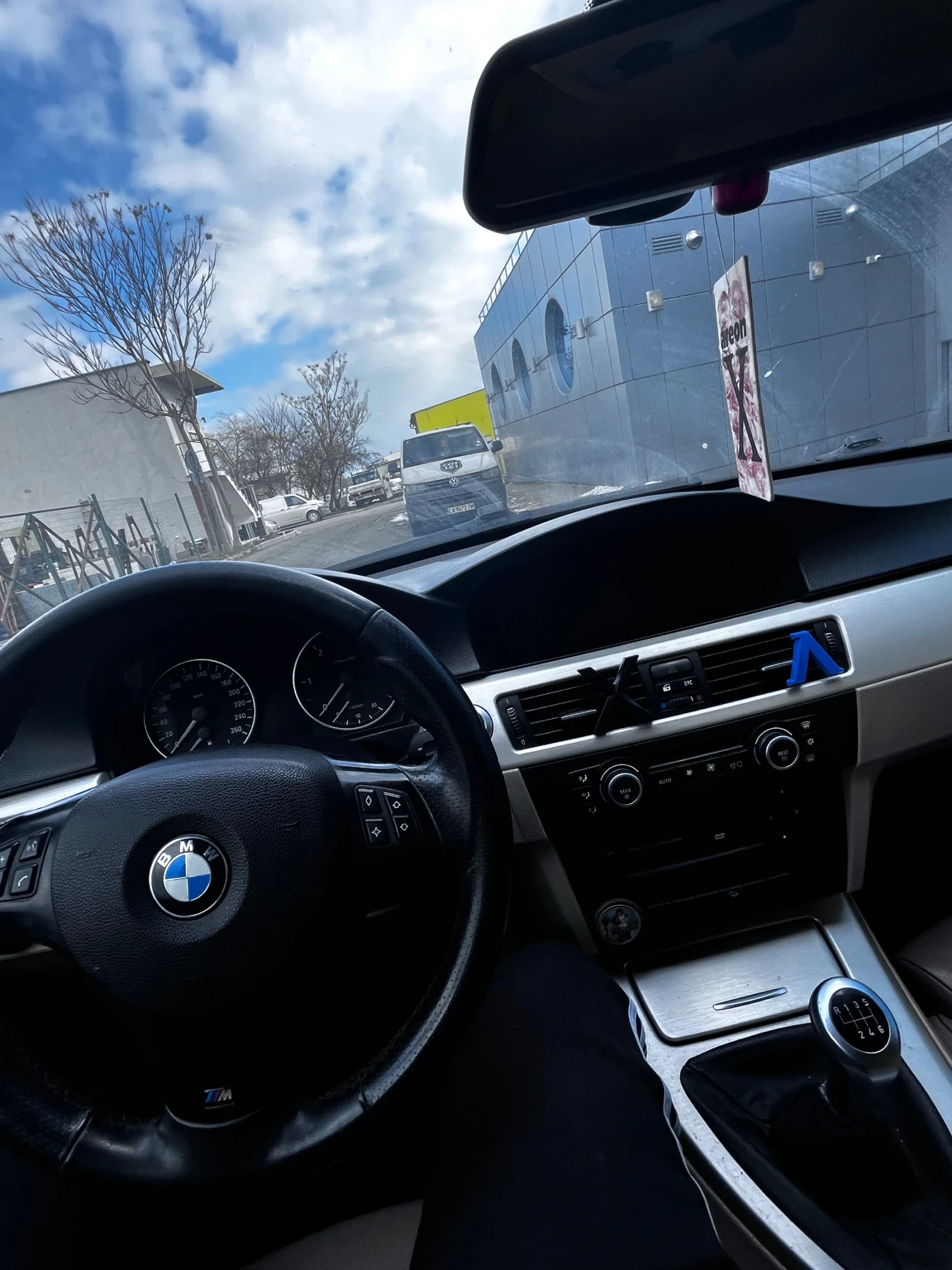 BMW 330  - изображение 8