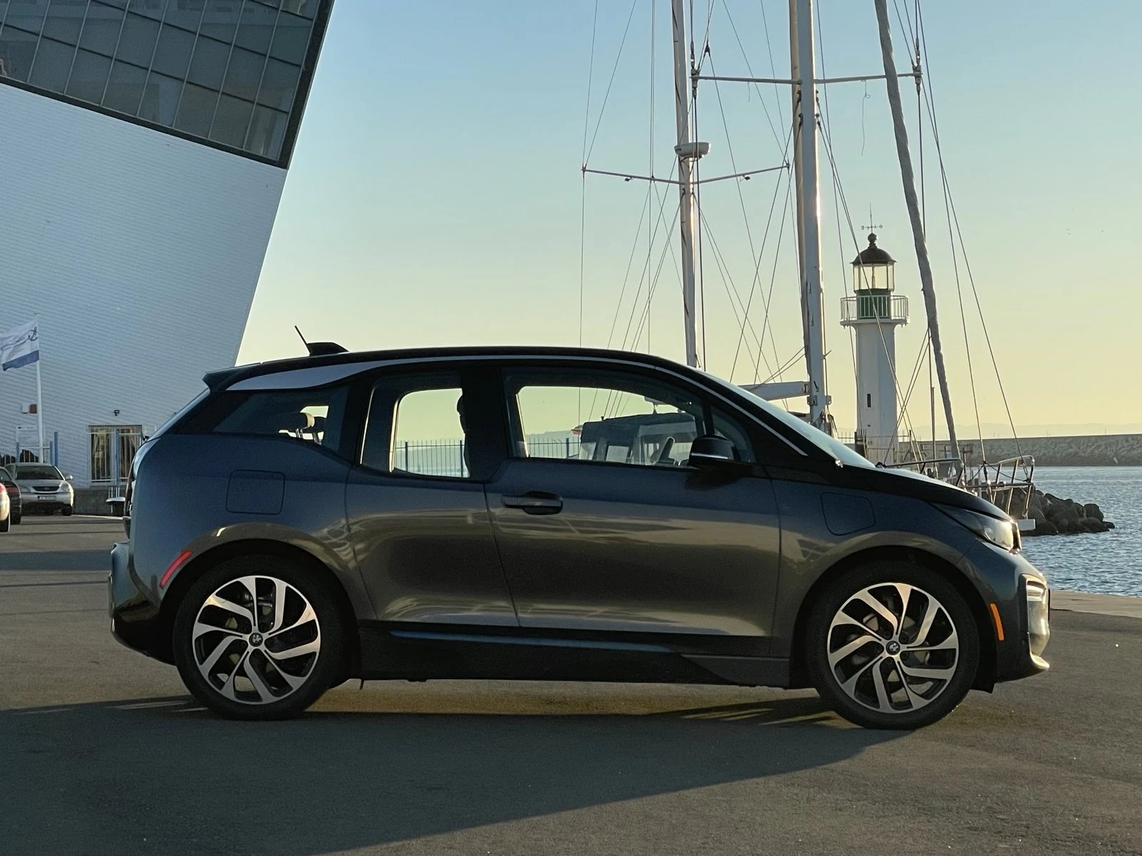 BMW i3 REX Plug in hybrid  - изображение 4