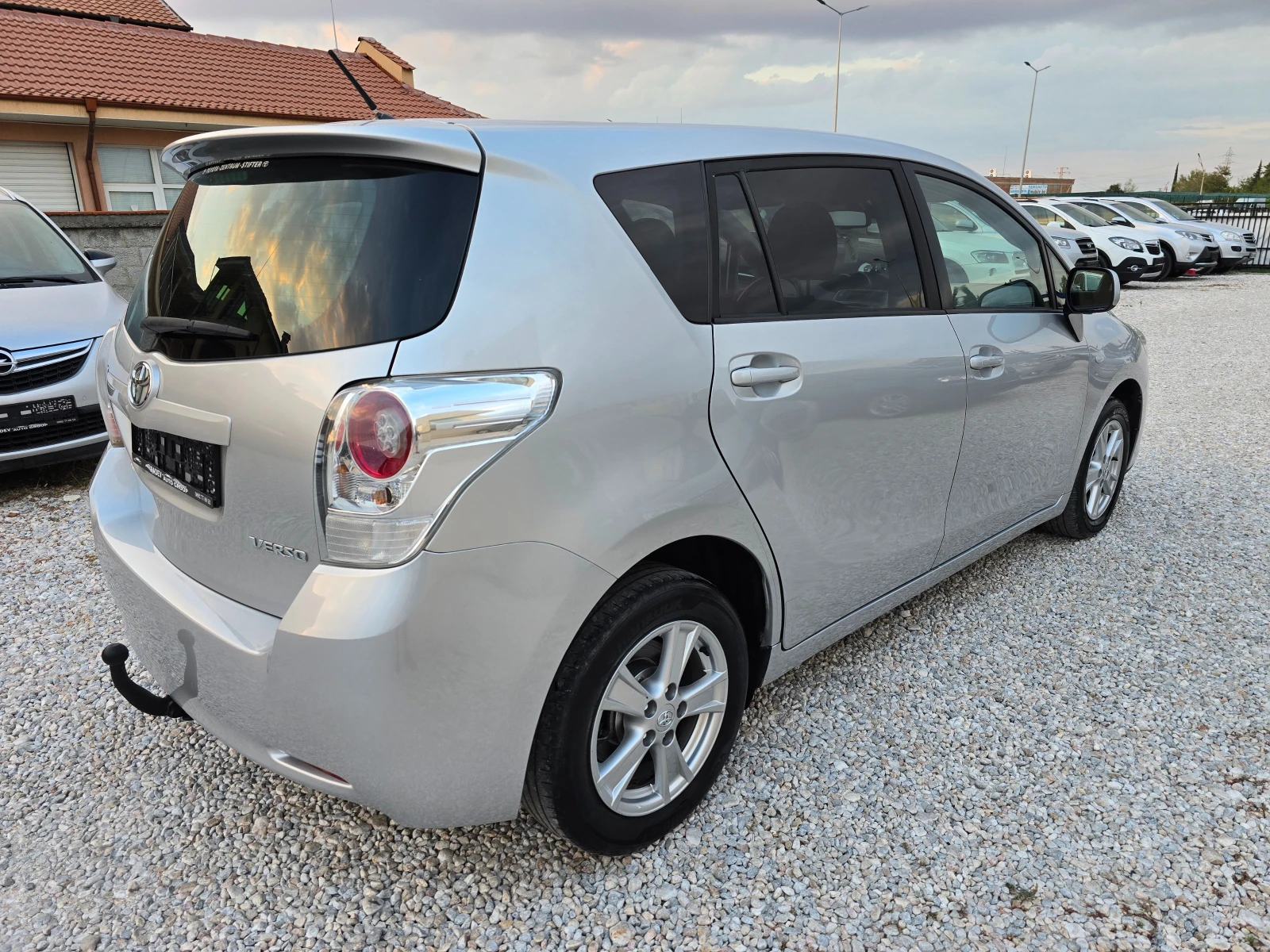 Toyota Verso 2.0D4D EXECUTIVE - изображение 4