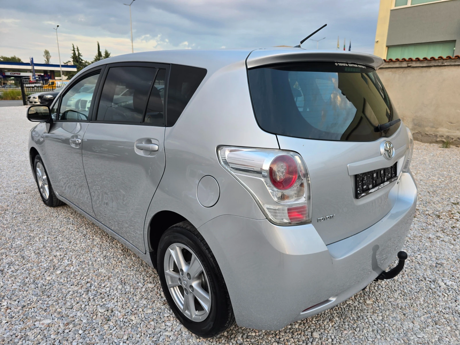 Toyota Verso 2.0D4D EXECUTIVE - изображение 2