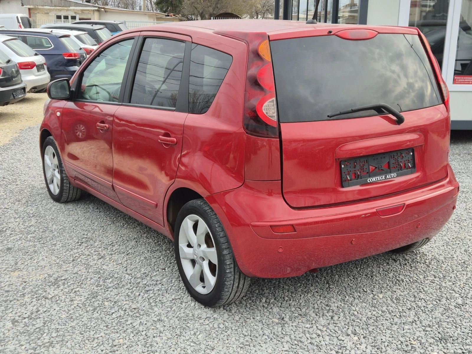 Nissan Note 1.6i, снимка 5 - Автомобили и джипове - 51837121