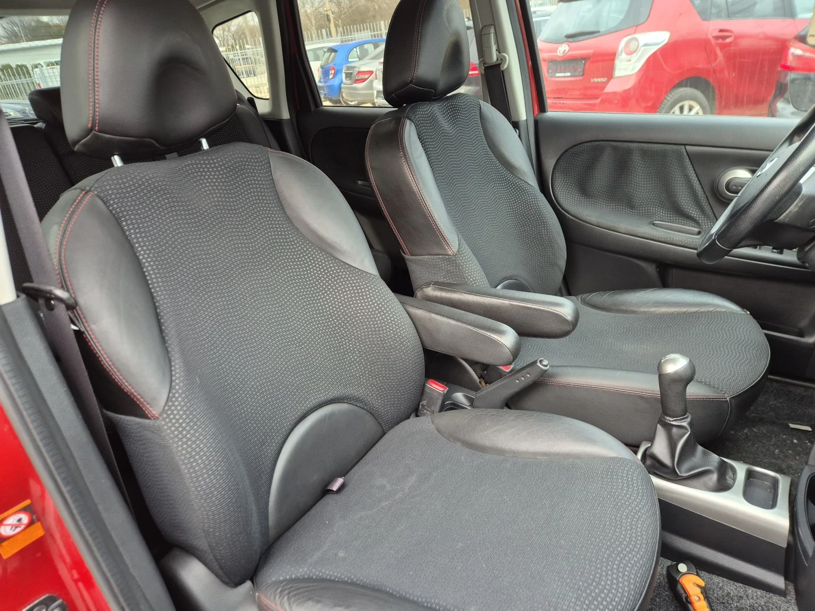 Nissan Note 1.6i, снимка 11 - Автомобили и джипове - 51837121