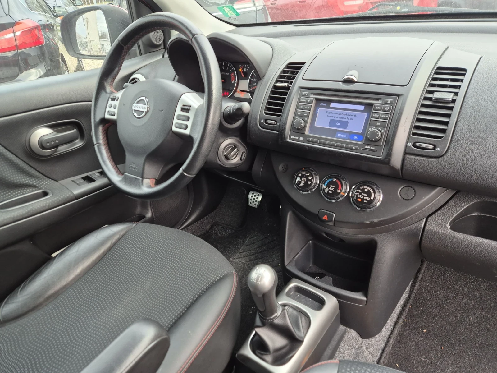 Nissan Note 1.6i, снимка 9 - Автомобили и джипове - 51837121