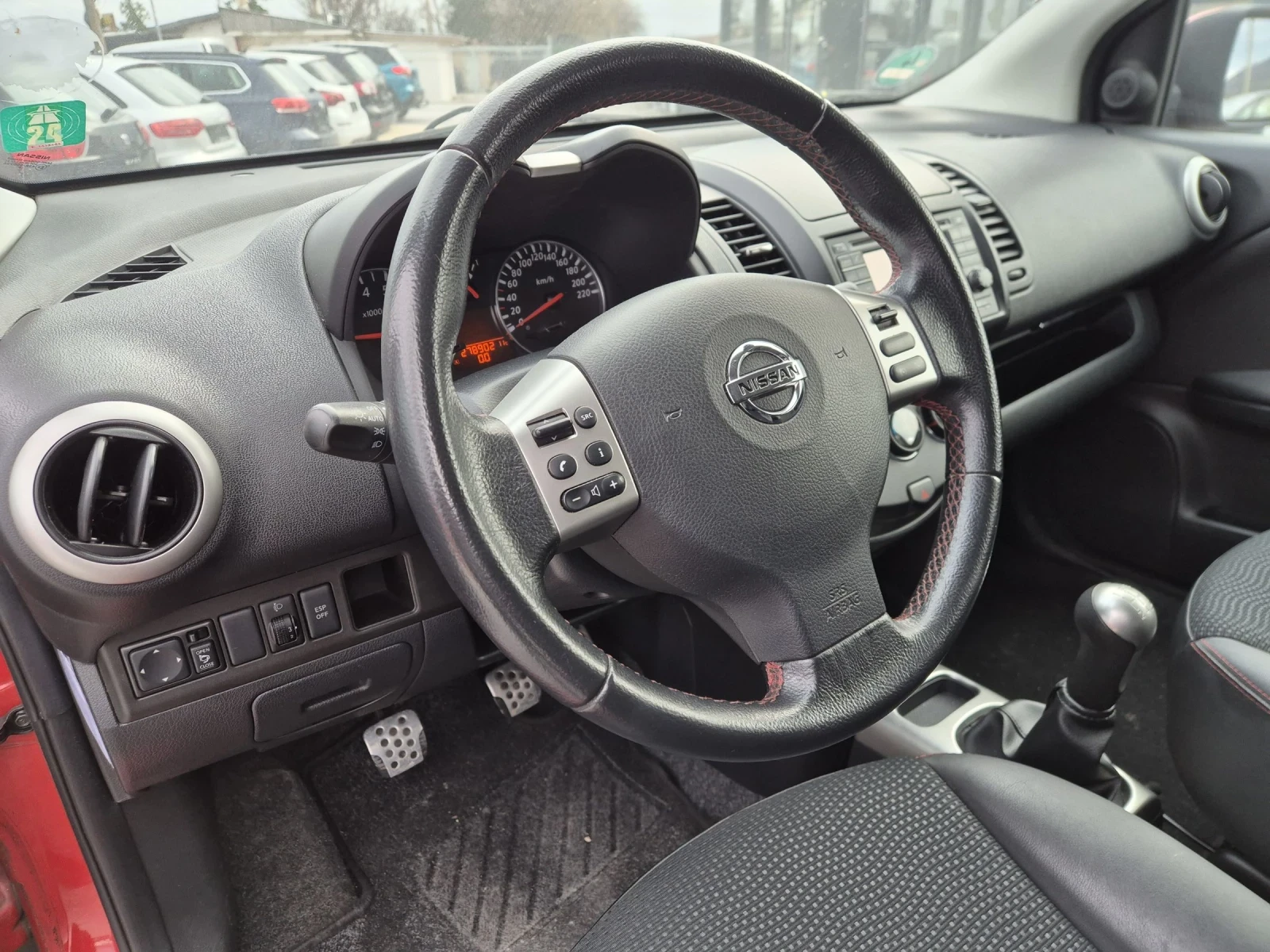 Nissan Note 1.6i, снимка 8 - Автомобили и джипове - 51837121