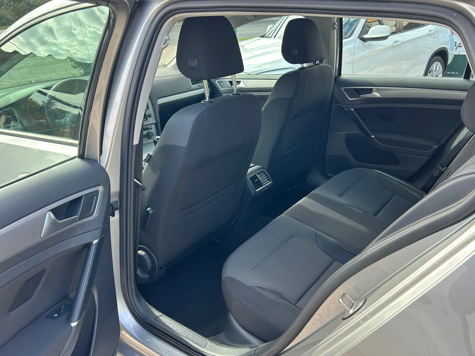 VW Golf 1.6 TDI | Mobile.bg   12