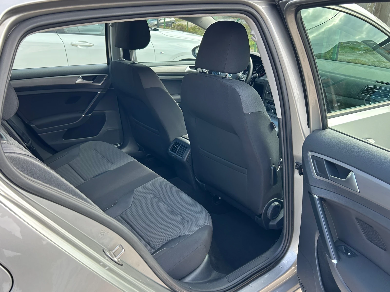 VW Golf 1.6 TDI | Mobile.bg   11