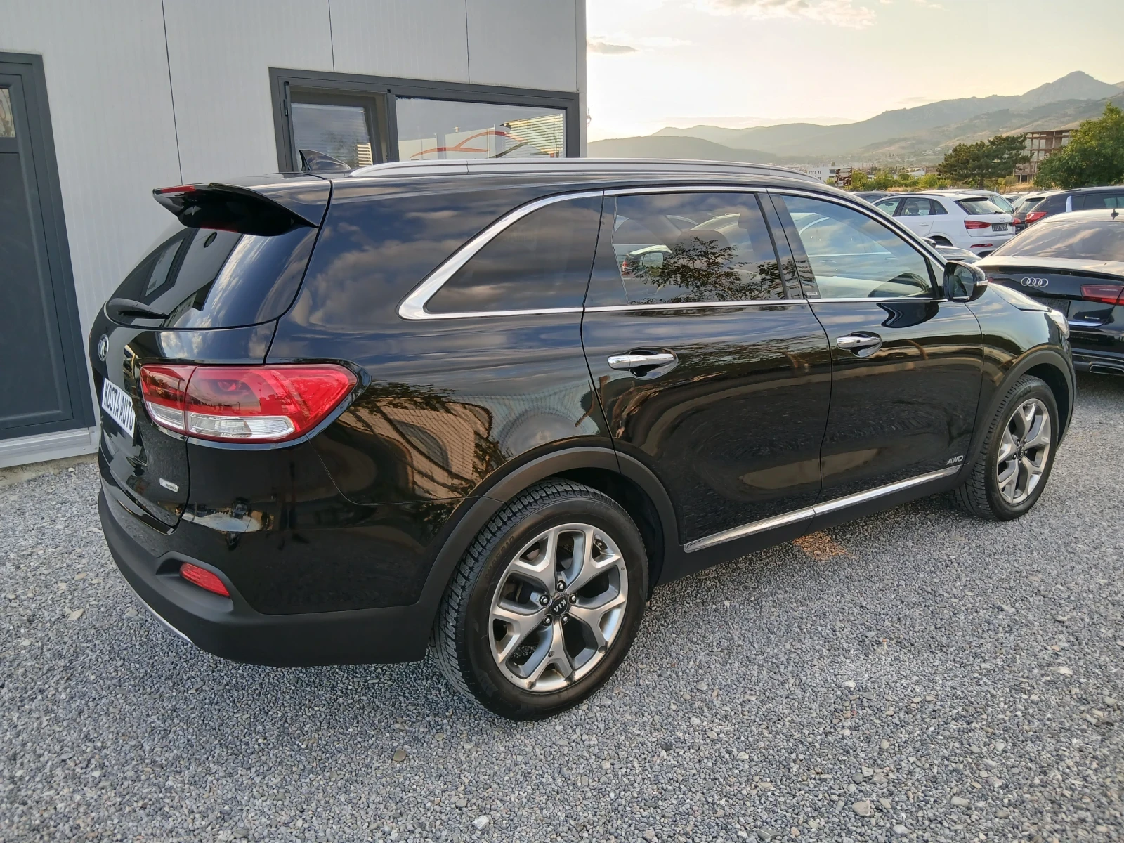 Kia Sorento КАТО НОВ, снимка 3 - Автомобили и джипове - 52170187