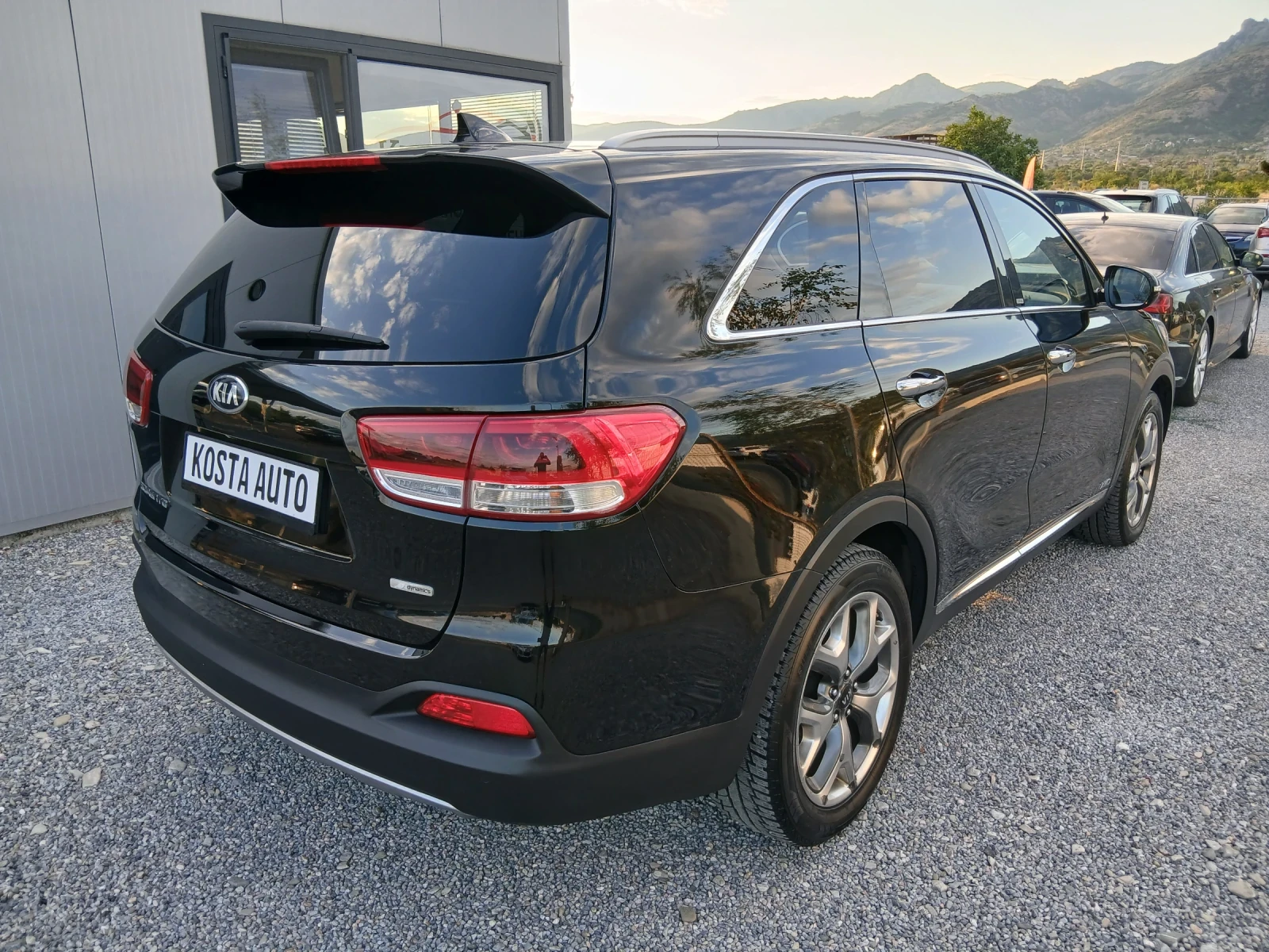 Kia Sorento КАТО НОВ, снимка 4 - Автомобили и джипове - 52170187