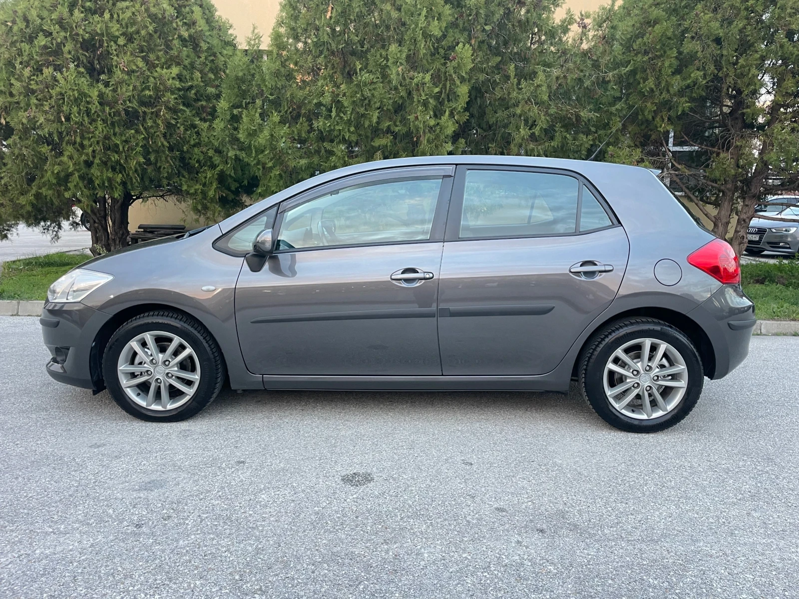 Toyota Auris 1.33i 100.. 6 LIFE  | Mobile.bg   2