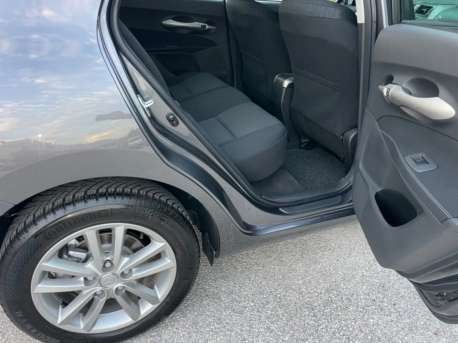 Toyota Auris 1.33i 100.. 6 LIFE  | Mobile.bg   13