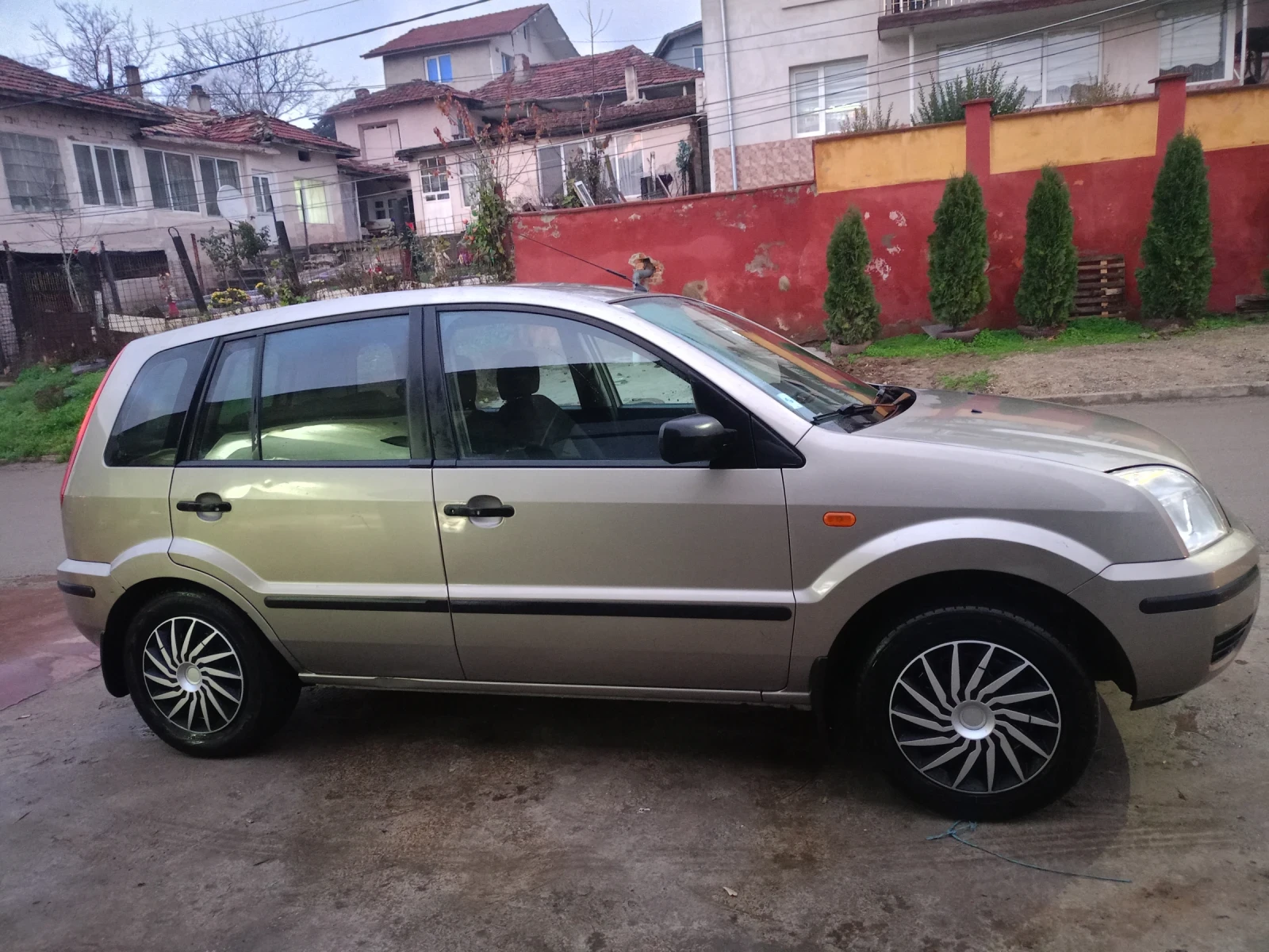 Ford Fusion 1.4tdci - изображение 2