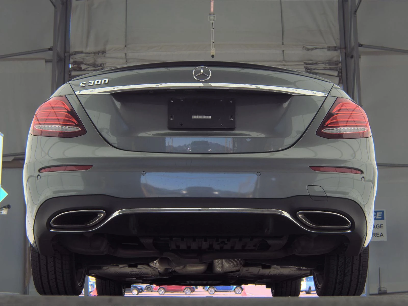 Mercedes-Benz E 300  - изображение 5