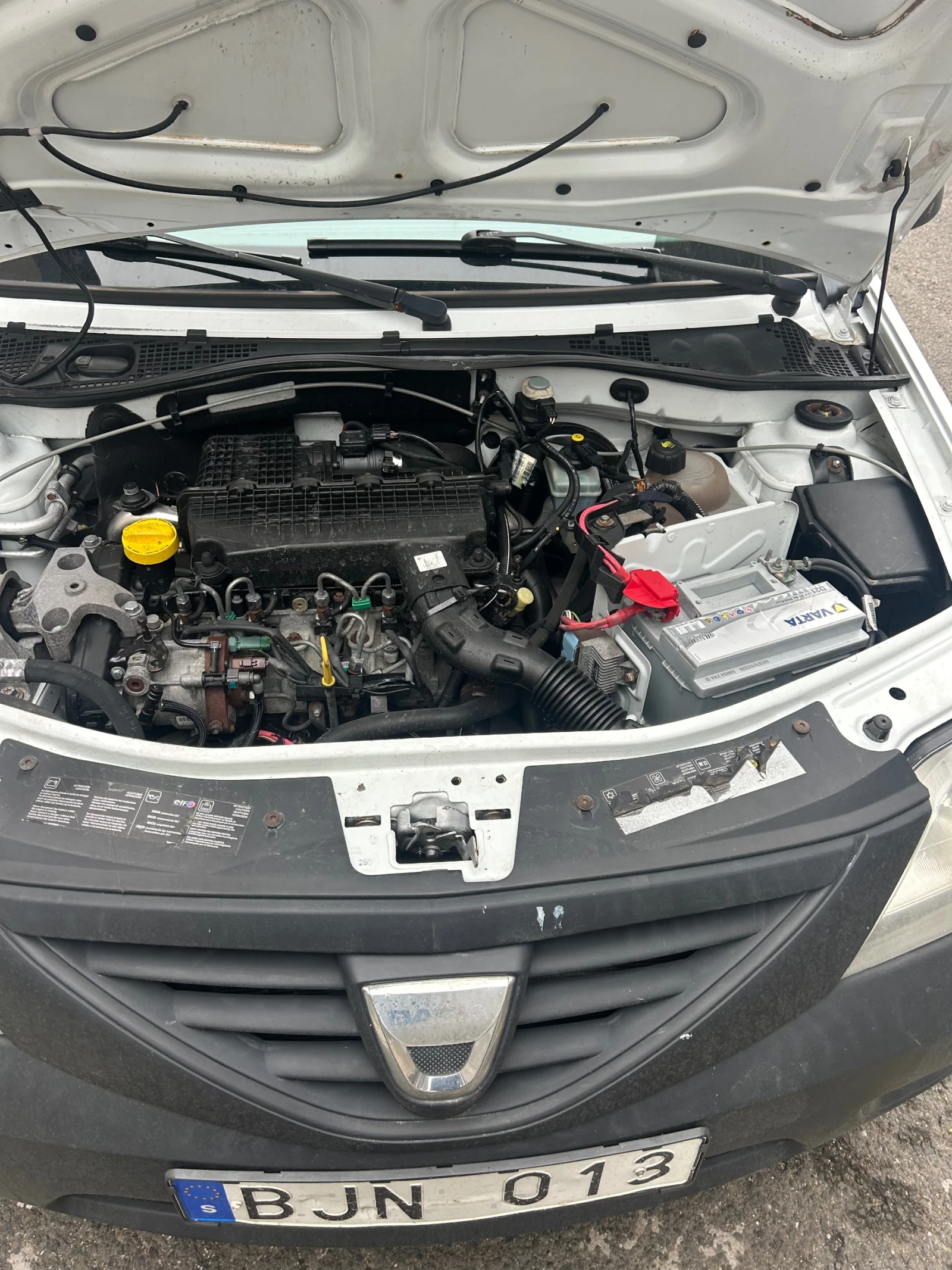 Dacia Logan, снимка 6 - Автомобили и джипове - 54099598