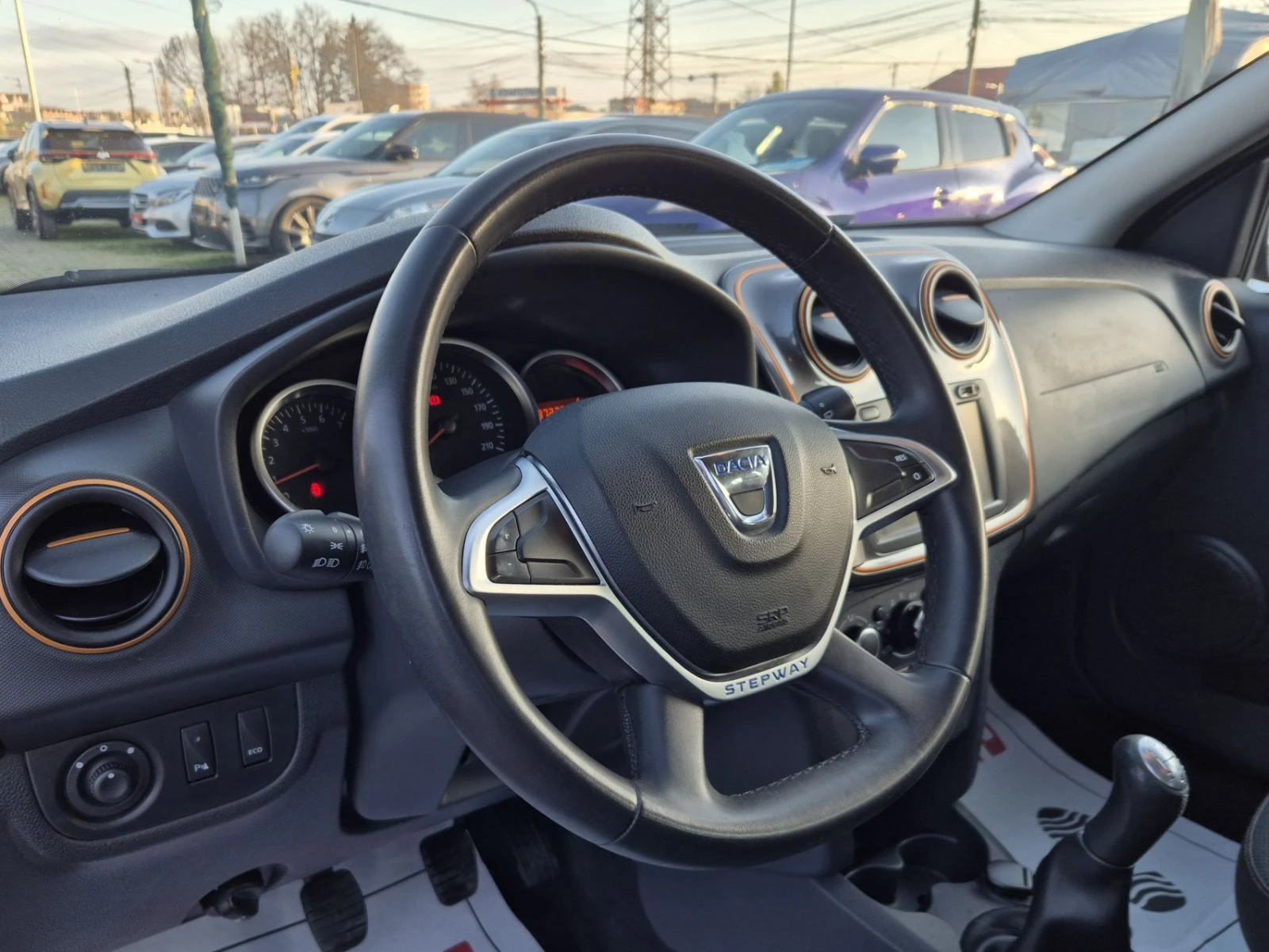 Dacia Logan 1.5D-MCV-BRAVE-STEPWAY-12.2017г, снимка 8 - Автомобили и джипове - 54151122