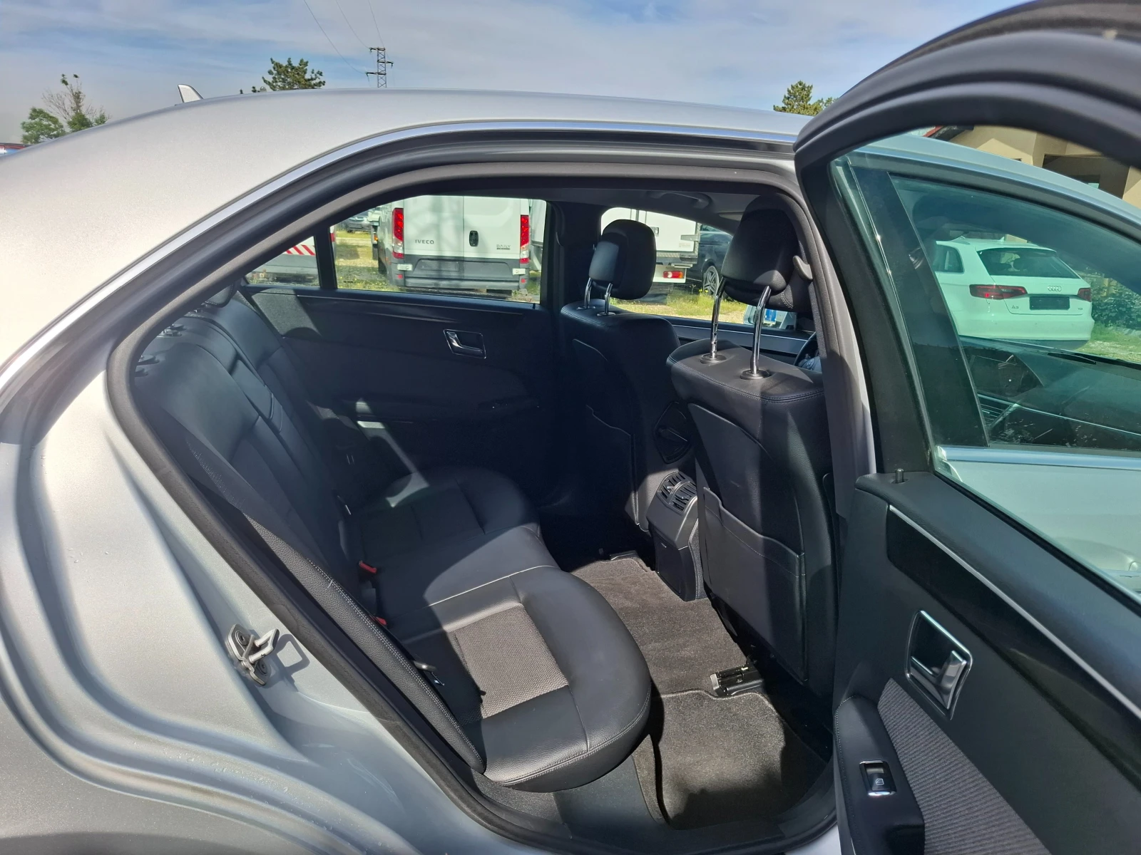 Mercedes-Benz E 350 3.0CDI Navi Кожа, снимка 9 - Автомобили и джипове - 54607749