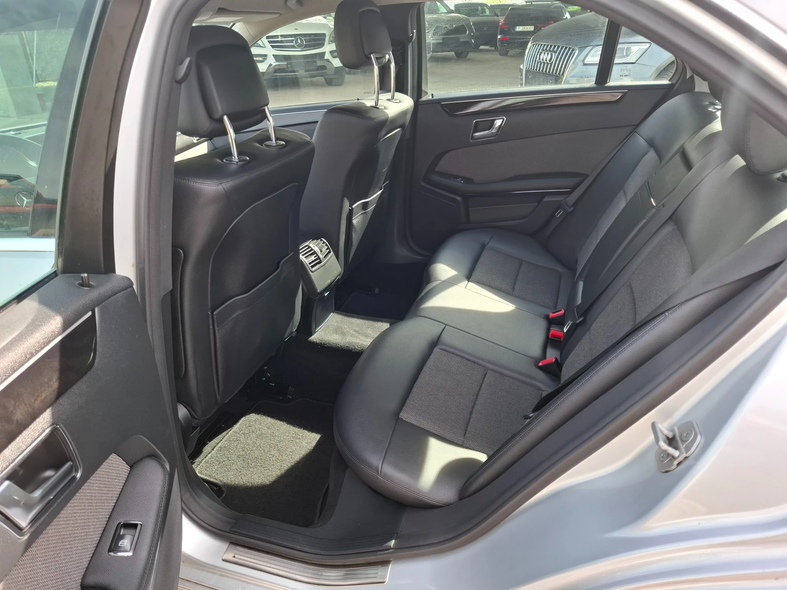 Mercedes-Benz E 350 3.0CDI Navi Кожа, снимка 7 - Автомобили и джипове - 54607749