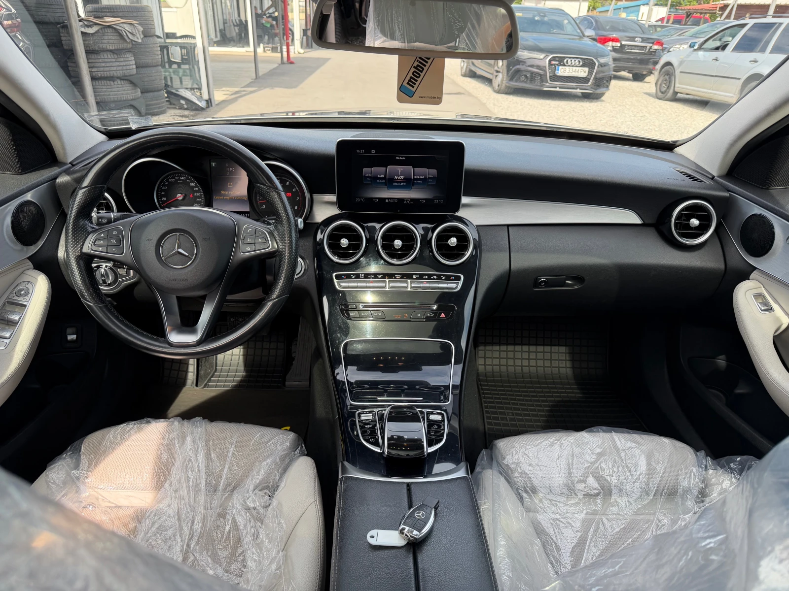 Mercedes-Benz C 400 4maric distronik + , снимка 11 - Автомобили и джипове - 54610514