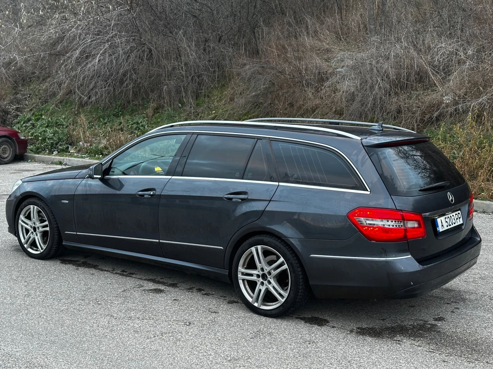Mercedes-Benz E 250, снимка 3 - Автомобили и джипове - 54631649