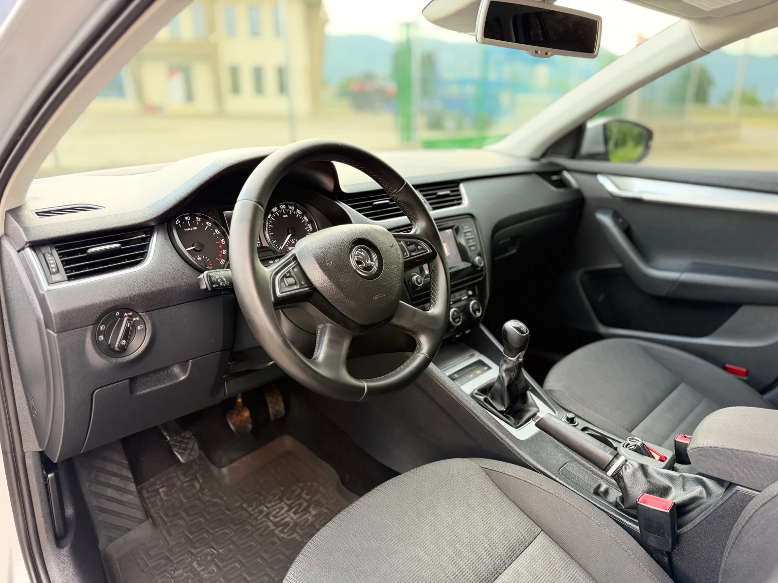 Skoda Octavia 2.0TDi~150hp~FULL, снимка 9 - Автомобили и джипове - 54665581