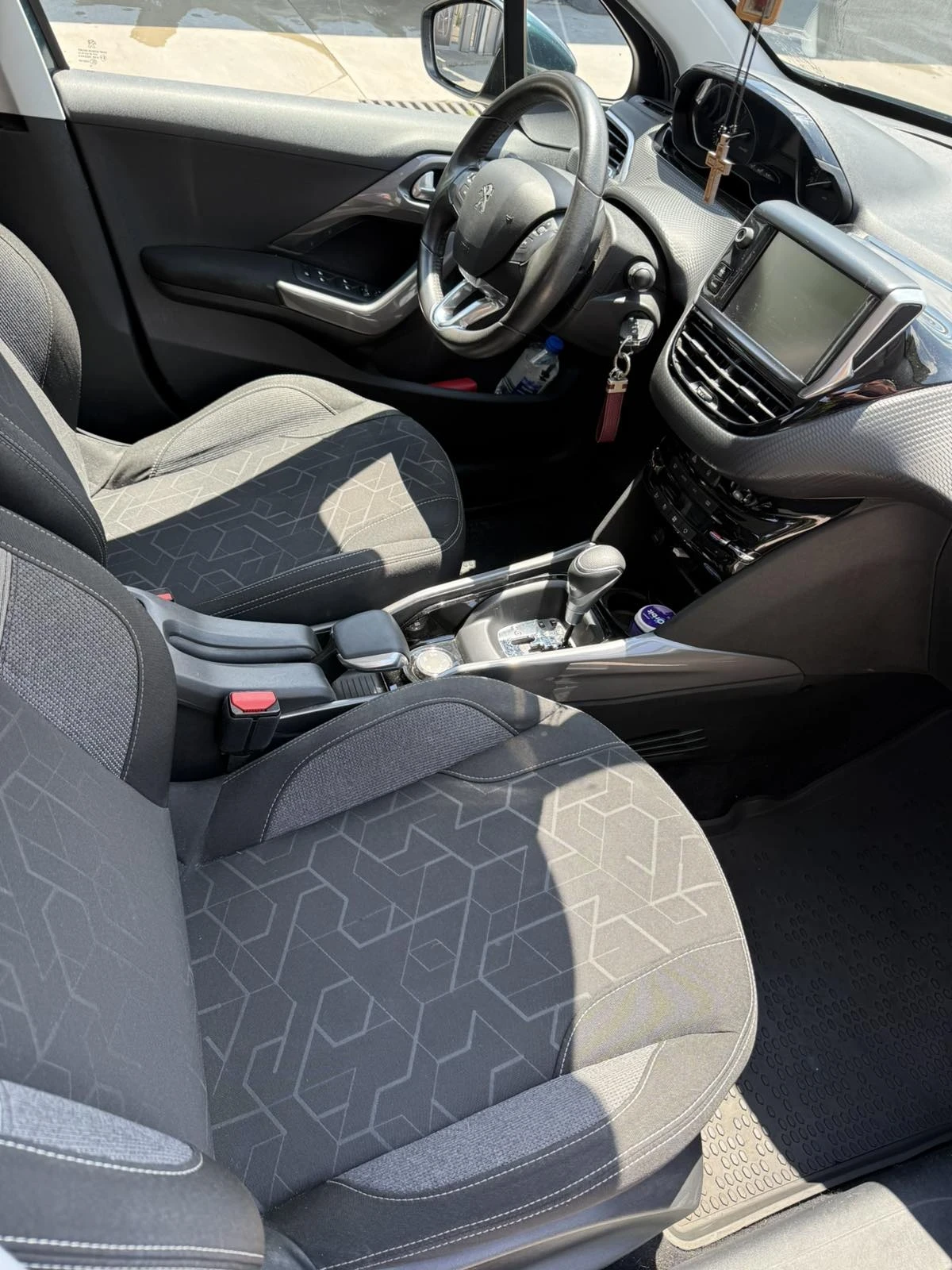Peugeot 2008, снимка 8 - Автомобили и джипове - 54822552