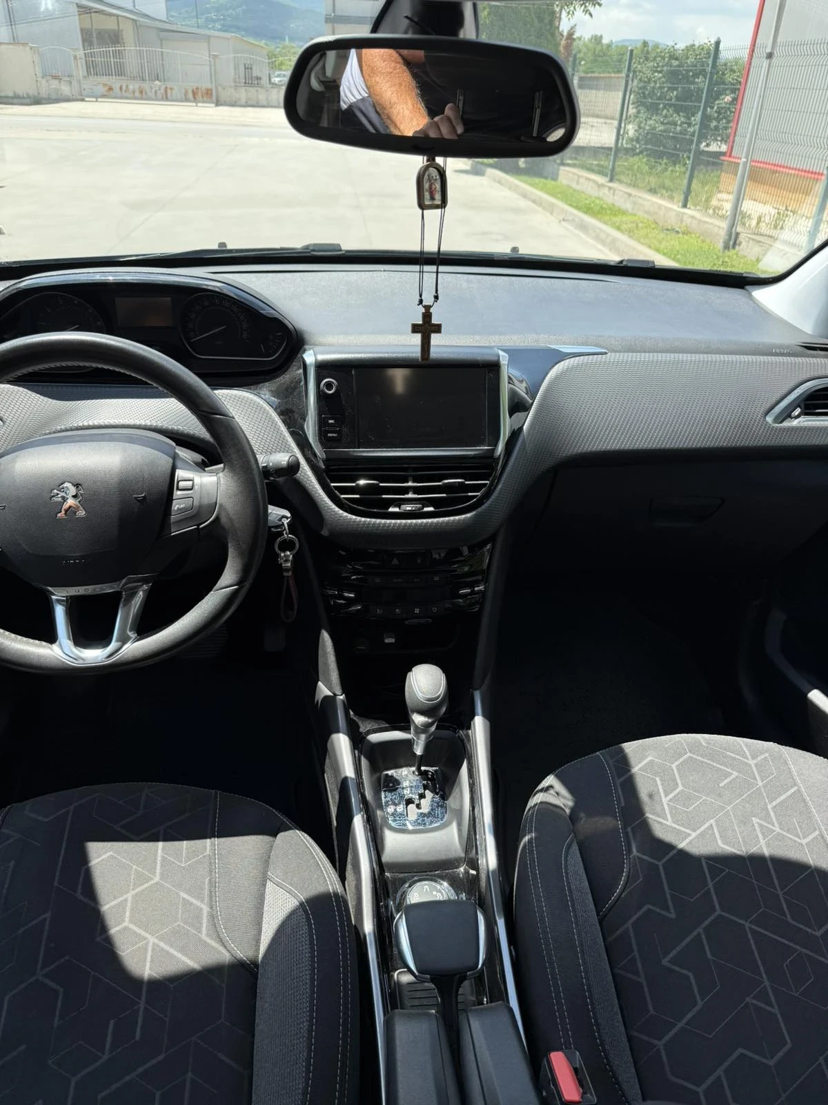 Peugeot 2008, снимка 9 - Автомобили и джипове - 54822552