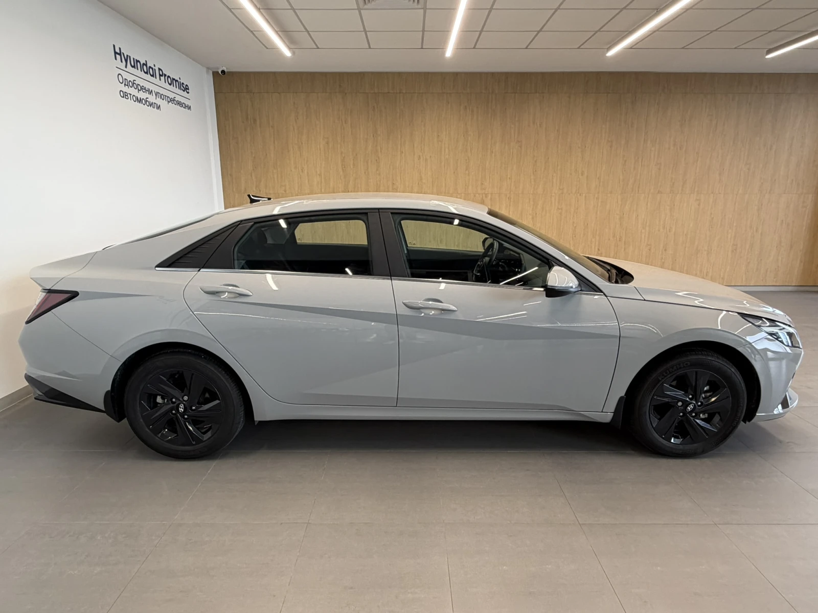 Hyundai Elantra EXCLUSIVE, снимка 6 - Автомобили и джипове - 55143670