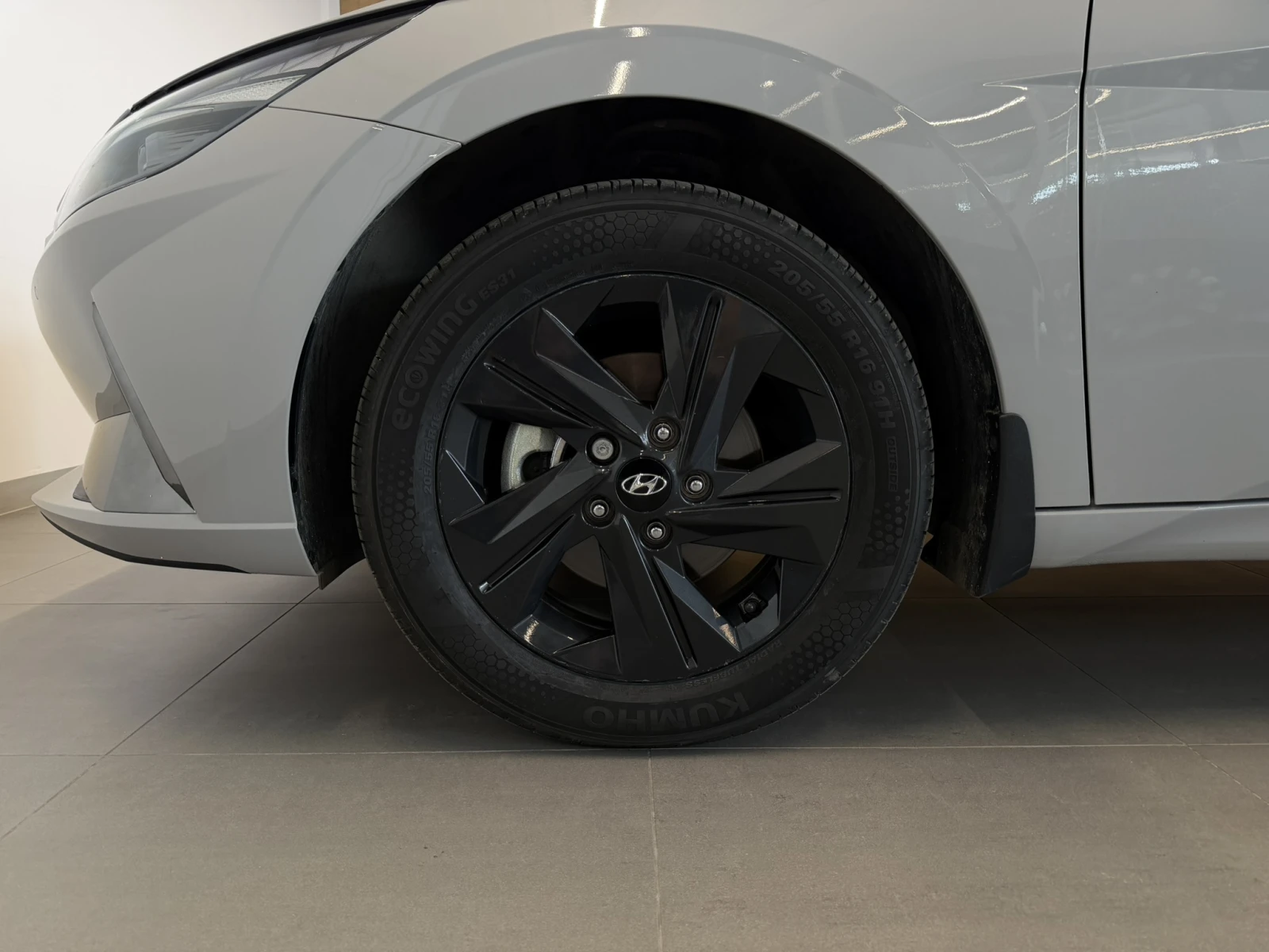Hyundai Elantra EXCLUSIVE, снимка 9 - Автомобили и джипове - 55143670