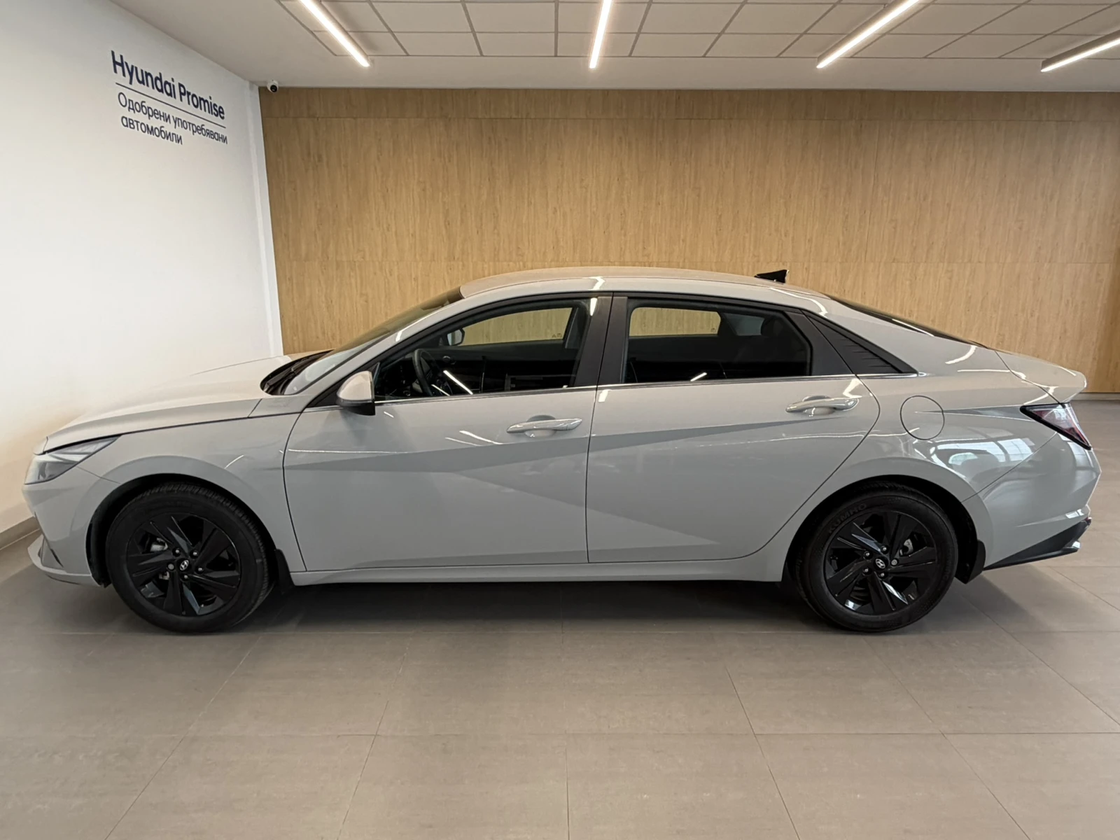 Hyundai Elantra EXCLUSIVE, снимка 2 - Автомобили и джипове - 55143670