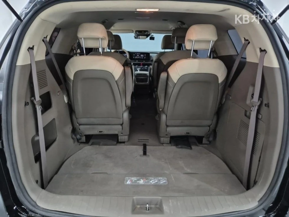 Kia Carnival, снимка 16 - Автомобили и джипове - 55198757