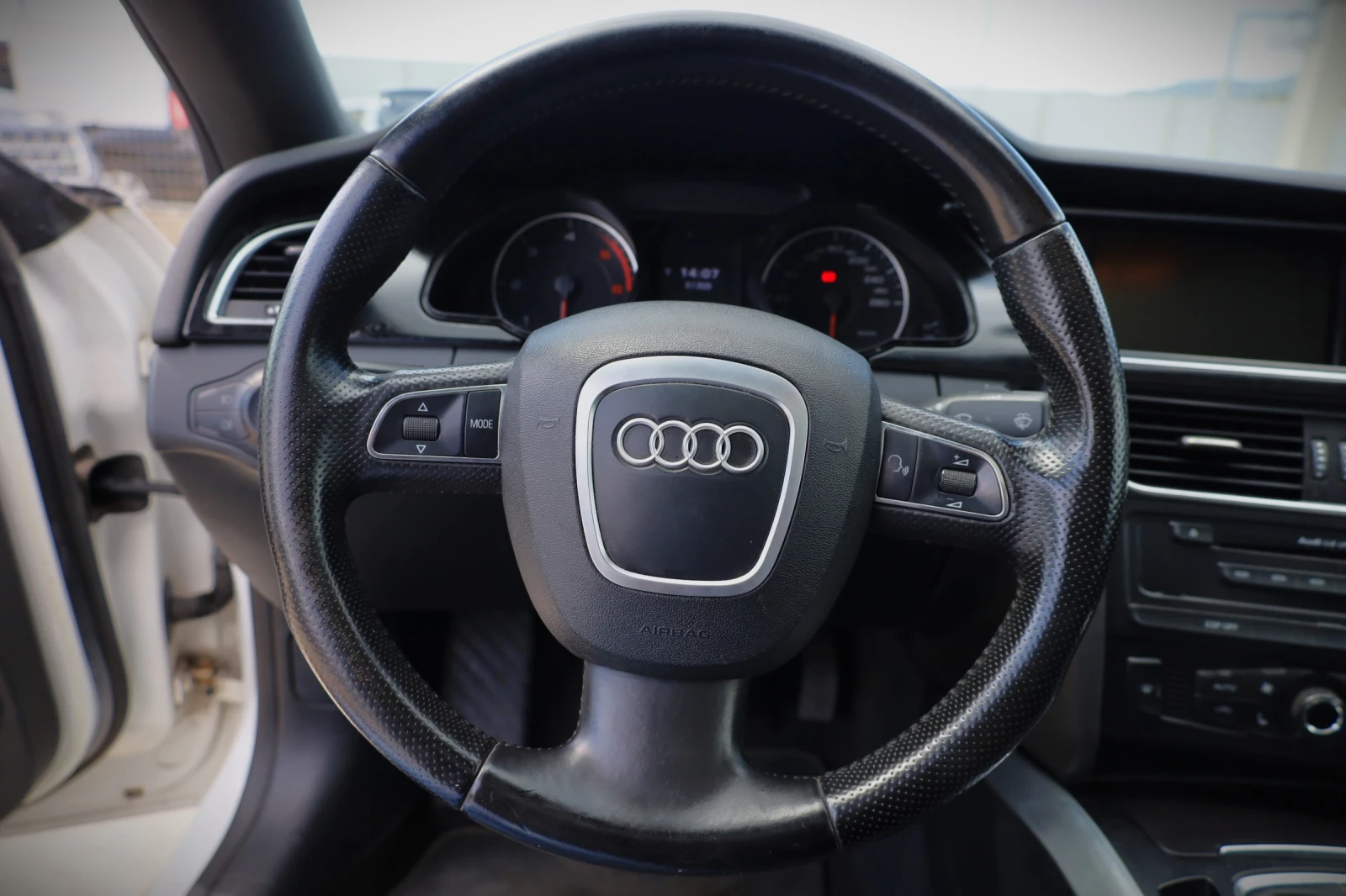 Audi A5 3.0 D S-Line, снимка 9 - Автомобили и джипове - 55219252