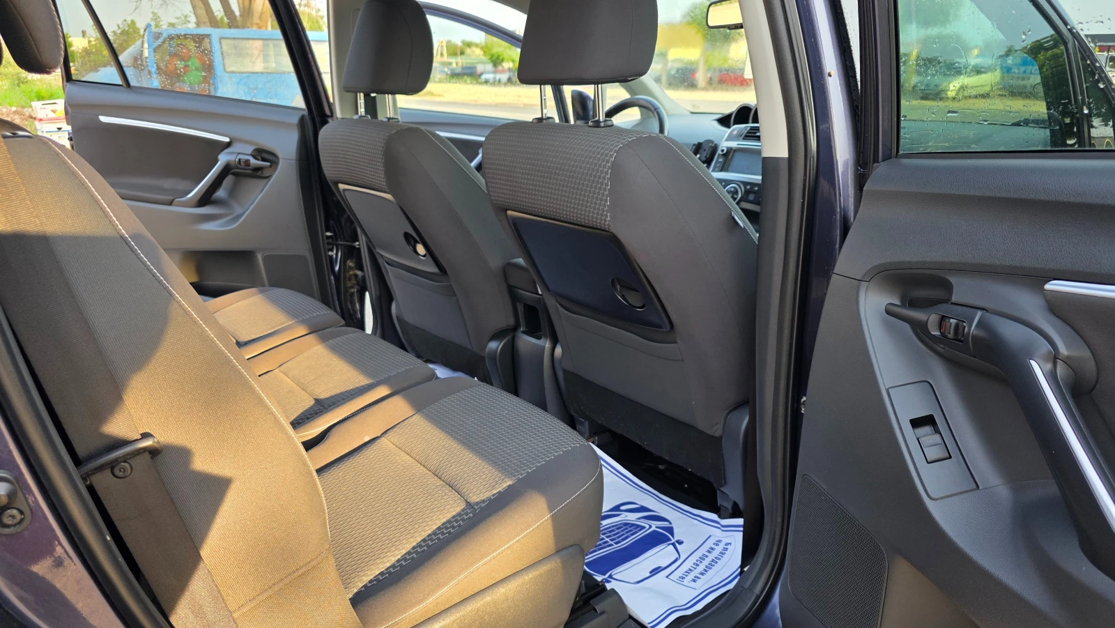 Toyota Verso 1.6d/111hp/7m-УНИКАТ, снимка 12 - Автомобили и джипове - 55678420