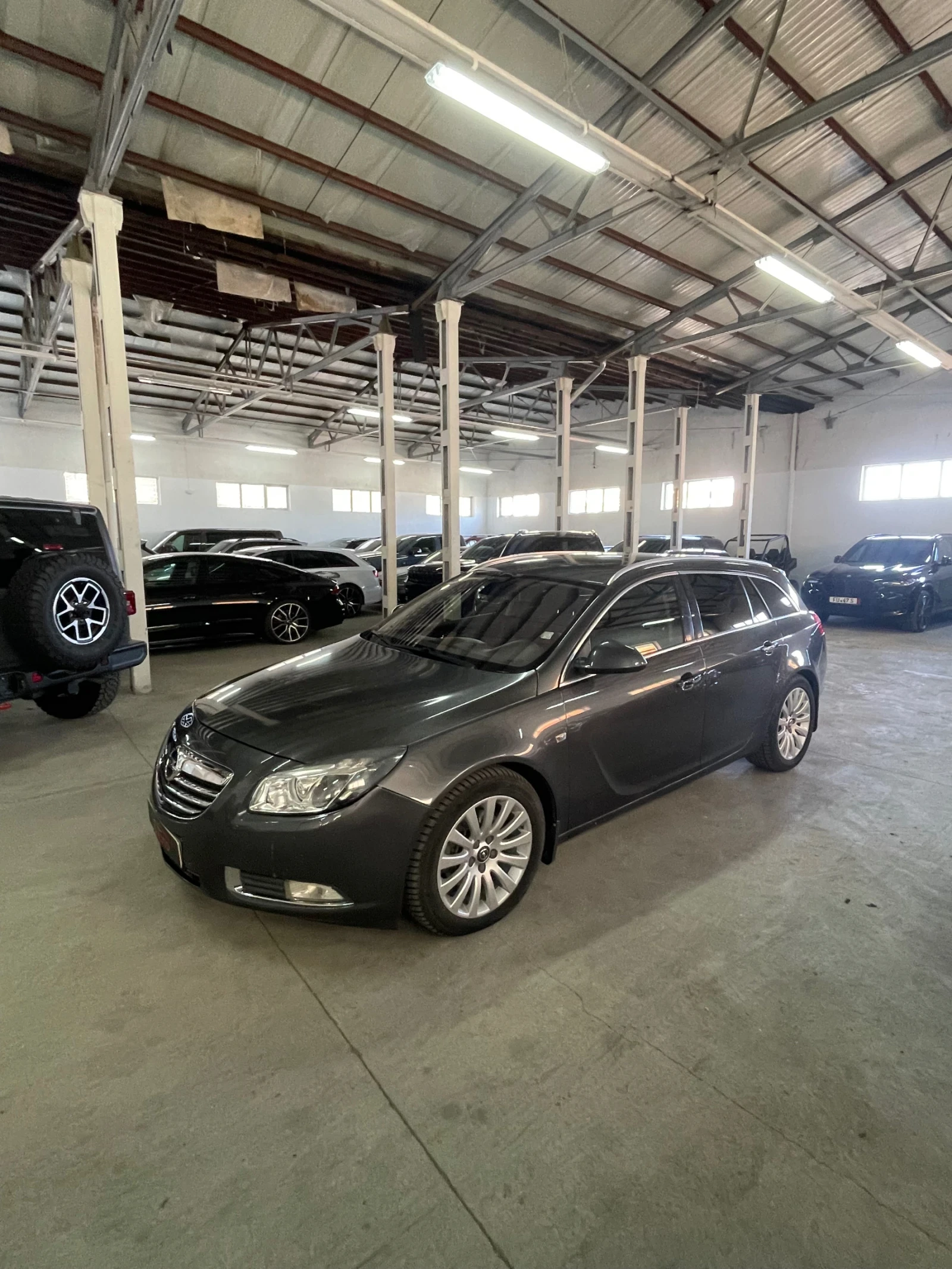 Opel Insignia 2.0CDTI/6скор/ОБСЛУЖЕНА!!!, снимка 3 - Автомобили и джипове - 55960927