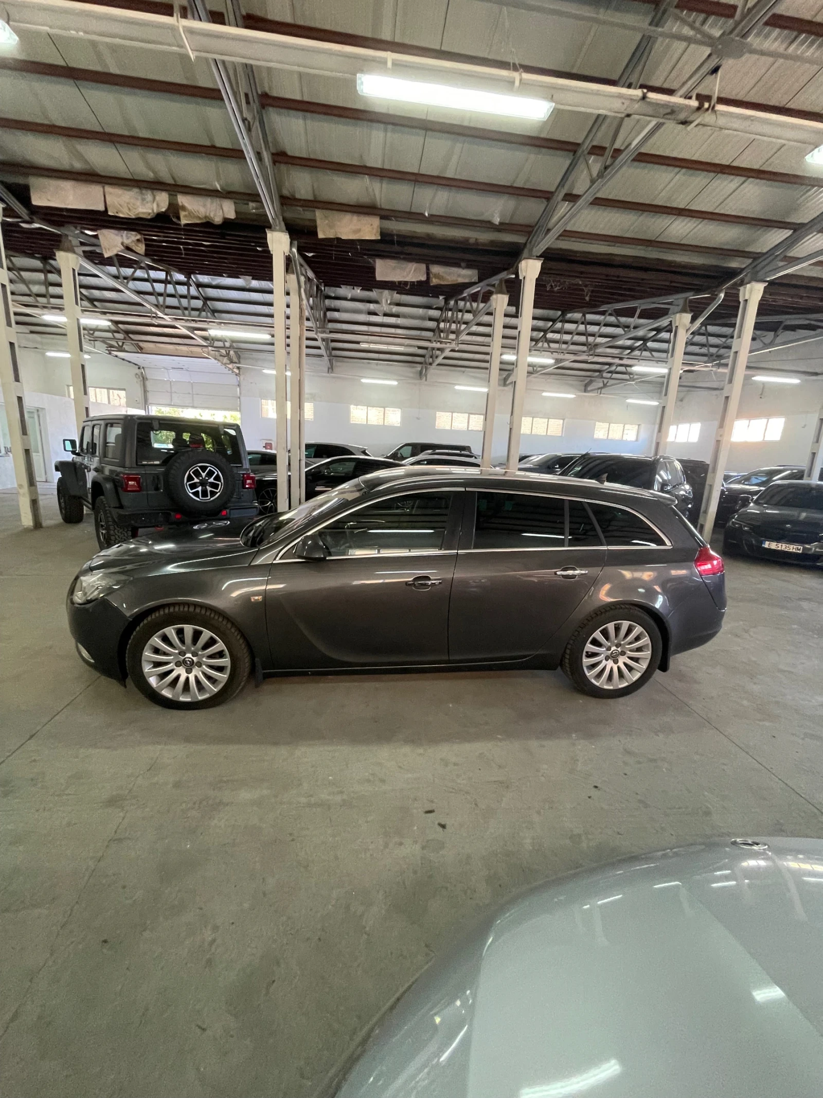 Opel Insignia 2.0CDTI/6скор/ОБСЛУЖЕНА!!!, снимка 8 - Автомобили и джипове - 55960927