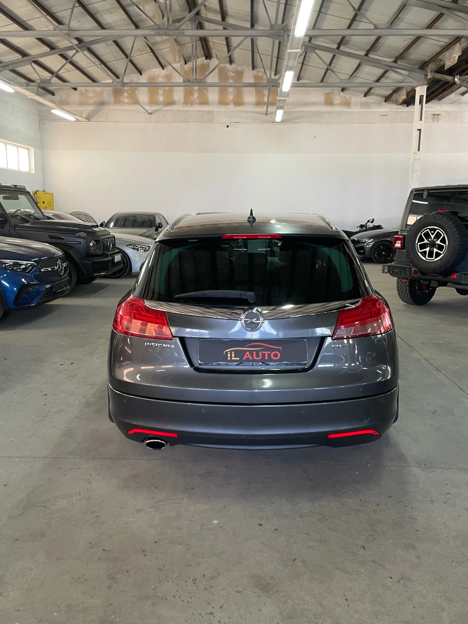 Opel Insignia 2.0CDTI/6скор/ОБСЛУЖЕНА!!!, снимка 4 - Автомобили и джипове - 55960927