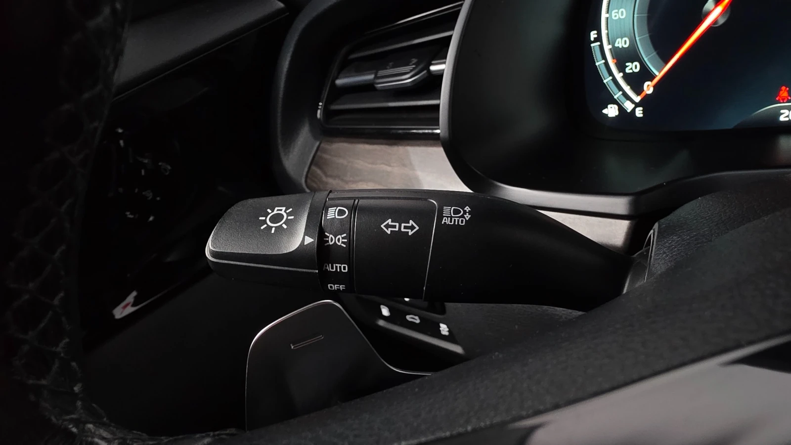 Kia K7 2.5 GDI Noblesse | LED | Keyless, снимка 16 - Автомобили и джипове - 56046822