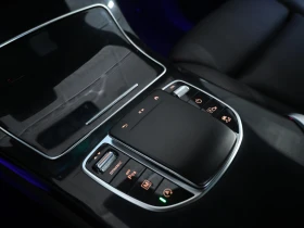 Обява за продажба на Mercedes-Benz GLC 300 4Matic* Sport-Pkg* AmbientLight* Black Leather* Pa ~58 000 лв. - изображение 11