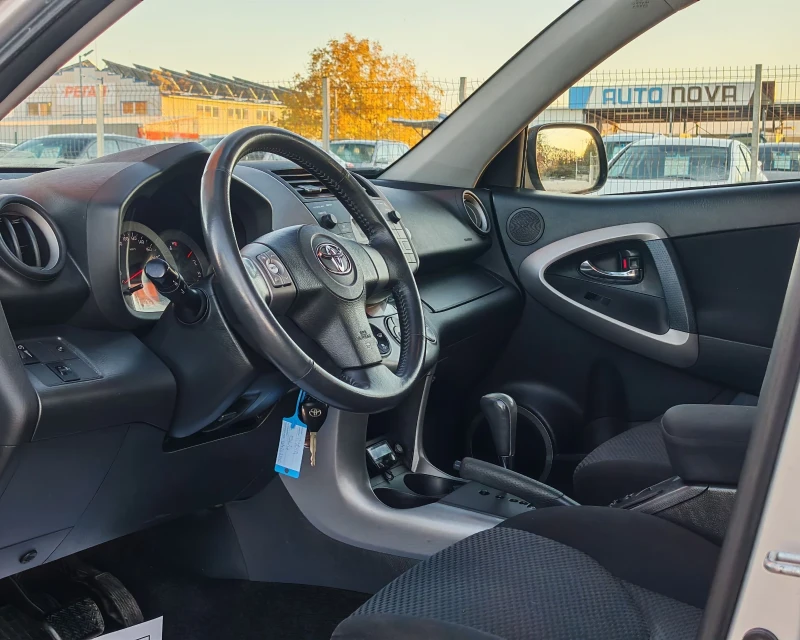 Toyota Rav4 2.0 БЕНЗИН 152 К.С.!АВТОМАТ!4Х4!168 000 КМ! УНИКАТ, снимка 8 - Автомобили и джипове - 52418251