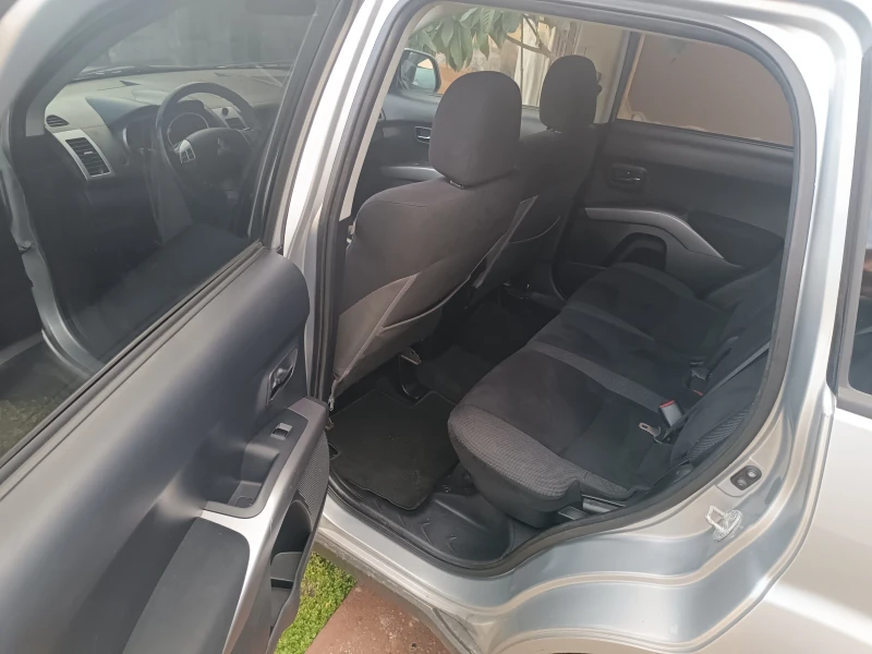 Mitsubishi Outlander, снимка 6 - Автомобили и джипове - 53396674