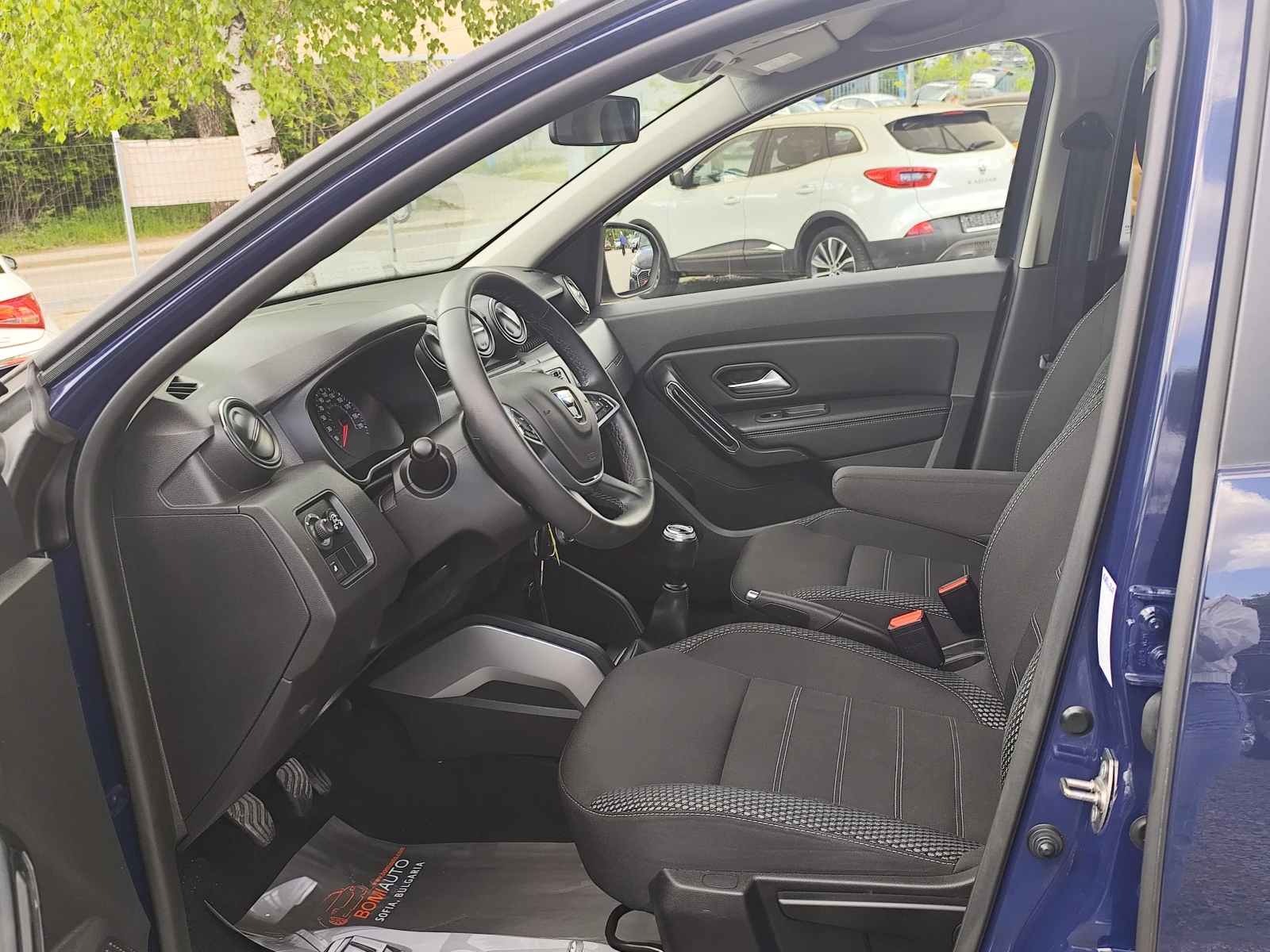 Dacia Duster 1.6i* ГАЗ* PRESTIGE* LED* 4X2* EURO-6D* MMI* NAVI - изображение 7