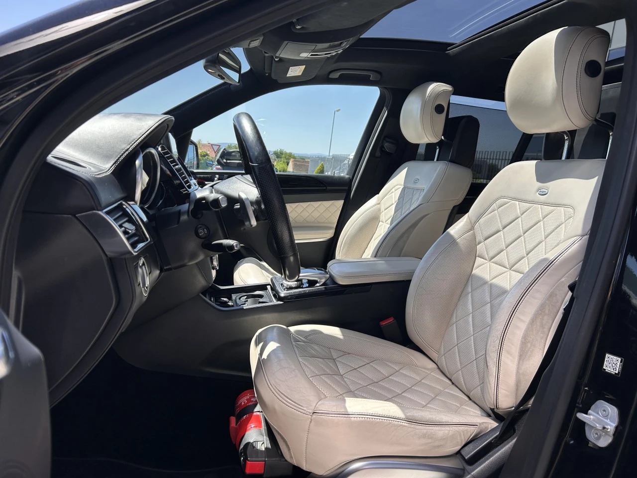 Mercedes-Benz GLS 500 4Matic Designo AMG Line - изображение 6
