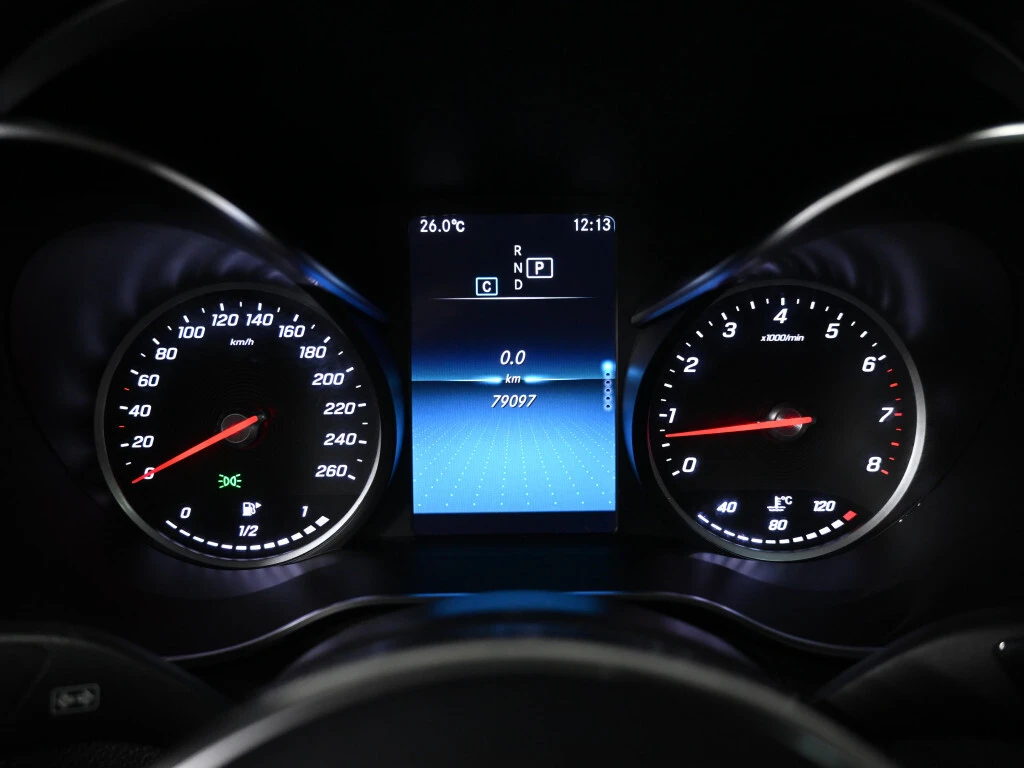 Mercedes-Benz GLC 300 4Matic* Sport-Pkg* AmbientLight* Black Leather* Pa - изображение 9