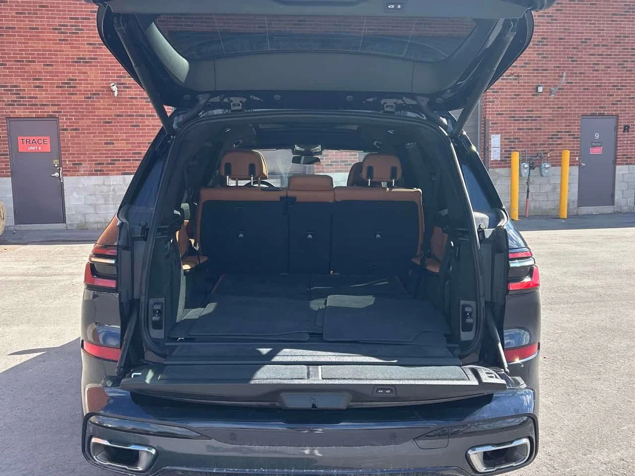 BMW X7 xDrive40i/ПАНОРАМА/ДИСТРОНИК/360 КАМЕРИ, снимка 17 - Автомобили и джипове - 54171312