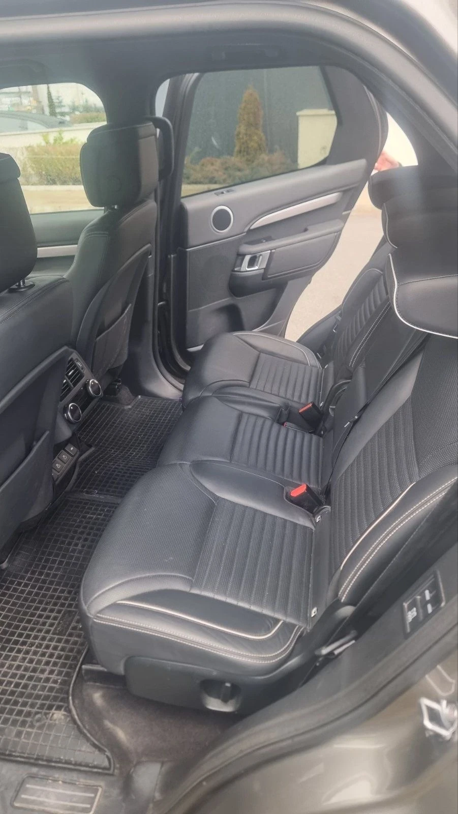 Land Rover Discovery D300 , снимка 7 - Автомобили и джипове - 54381140