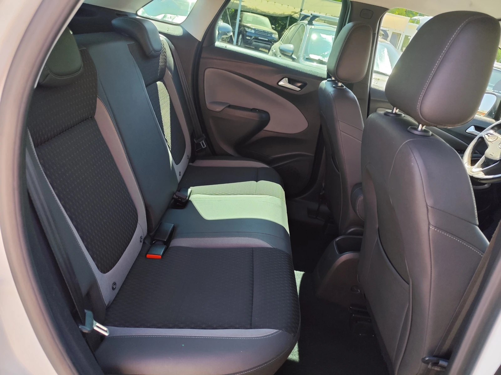 Opel Crossland X 1.2 TURBO* 110k.c* ULTIMATE* ADVANCE* LED* КОЖА* , снимка 12 - Автомобили и джипове - 55623535