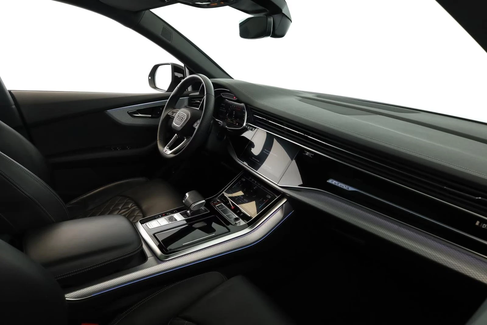 Audi SQ8 FACELIFT / BLACK OPTIC / MATRIX/ B&O / PANO / 23 /, снимка 15 - Автомобили и джипове - 56067317