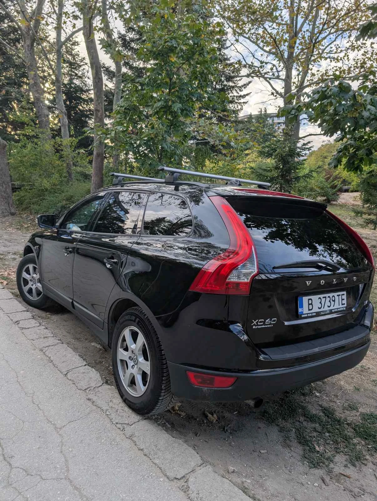 Volvo XC60 D4, снимка 2 - Автомобили и джипове - 56378320